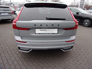 Volvo  B4 Plus Dark 2WD
