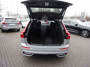 Volvo  B4 Plus Dark 2WD