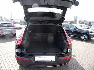 Volvo  B3  Plus Dark 2WD