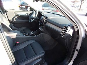 Volvo  B3 Plus Dark 2WD