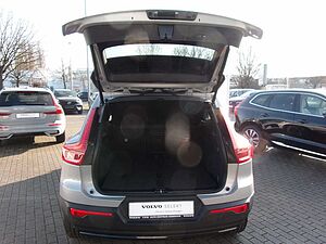 Volvo  B3 Plus Dark 2WD