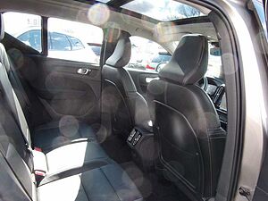 Volvo  T3  Momentum Pro 2WD