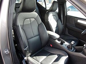 Volvo  T3  Momentum Pro 2WD