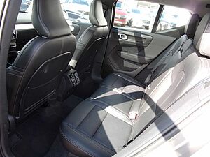 Volvo  T3  Momentum Pro 2WD