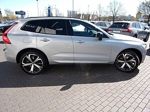 Volvo  B4 Plus Dark 2WD