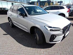 Volvo  B4 Plus Dark 2WD