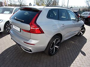 Volvo  B4 Plus Dark 2WD