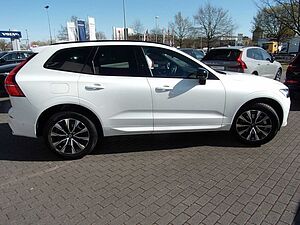 Volvo  B4 Plus Dark 2WD