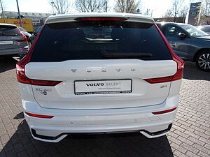 Volvo  B4 Plus Dark 2WD