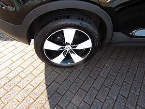 Volvo  T3 Momentum Pro 2WD