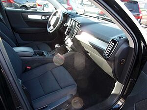 Volvo  T3 Momentum Pro 2WD