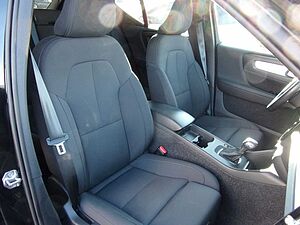Volvo  T3 Momentum Pro 2WD