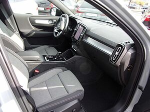 Volvo  B3 Plus Dark 2WD