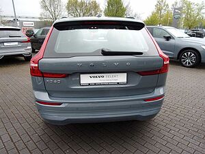 Volvo  B4  Momentum Pro AWD