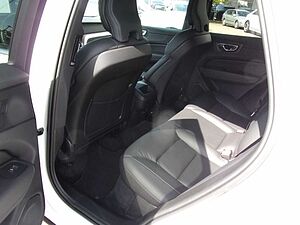 Volvo  B4 Inscription 2WD