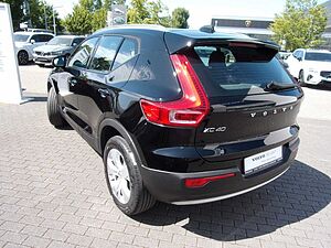 Volvo  T2 Momentum Pro 2WD