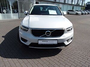 Volvo  T3 Momentum Pro 2WD