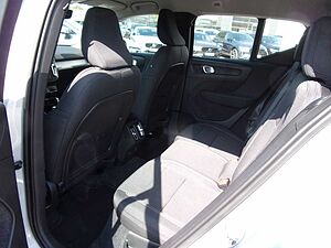 Volvo  T3 Momentum Pro 2WD