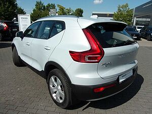 Volvo  T3 Momentum Pro 2WD