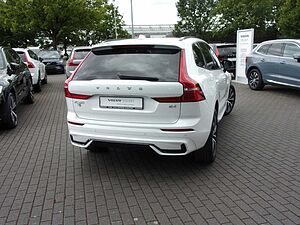 Volvo  XC60 Plus Dark 2WD