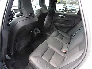 Volvo  B4 Plus Dark 2WD