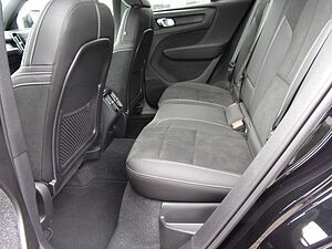 Volvo  XC40 Plus Dark 2WD