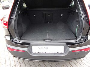 Volvo  XC40 Plus Dark 2WD