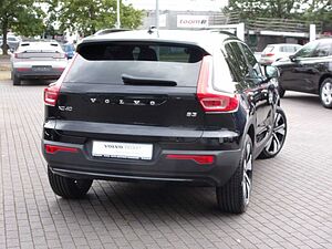 Volvo  XC40 Plus Dark 2WD