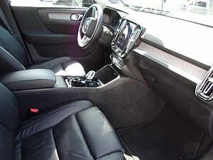 Volvo  B4 Plus Bright 2WD