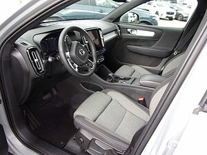 Volvo  T2 Core 2WD