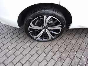 Volvo  B4 Plus Dark AWD