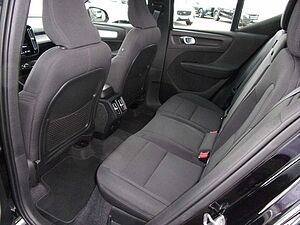 Volvo  B4 Momentum Pro AWD