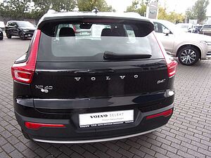 Volvo  B4 Momentum Pro AWD
