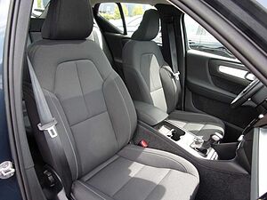 Volvo  T3 Momentum Pro 2WD