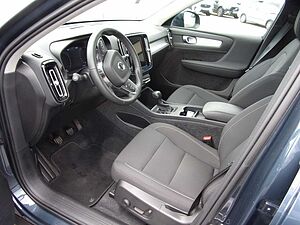 Volvo  T3 Momentum Pro 2WD