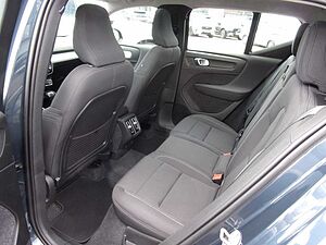 Volvo  T3 Momentum Pro 2WD