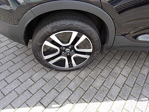 Volvo  T3 Momentum Pro 2WD