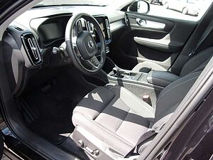 Volvo  T3 Momentum Pro 2WD