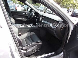 Volvo  B4 Ultimate Dark AWD