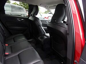 Volvo  B4 Inscription 2WD