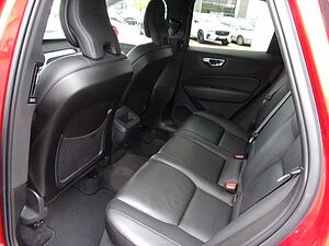 Volvo  B4 Inscription 2WD