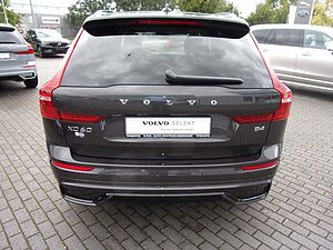 Volvo  B4 Plus Dark Auto