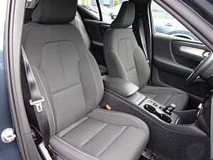 Volvo  T3 Momentum Pro 2WD