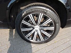 Volvo  Plus Bright AWD