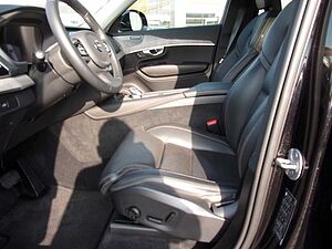 Volvo  Plus Bright AWD