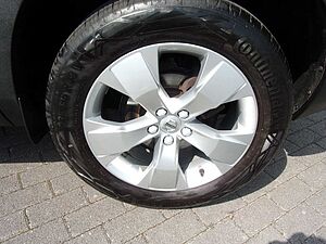 Volvo  Momentum Pro 2WD