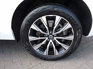 Volvo  Plus Dark 2WD