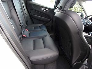 Volvo  Plus Dark 2WD