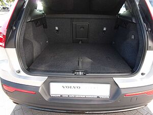 Volvo  Plus Dark 2WD