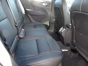 Volvo  Plus Dark 2WD